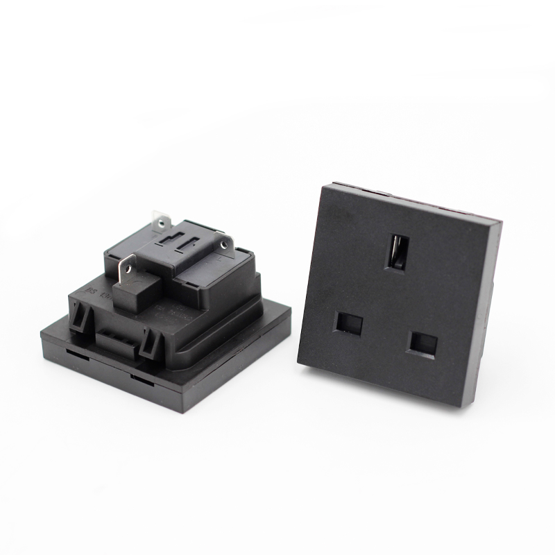 13A British Standard Cabinet Socket small British three hole PDU card type power socket